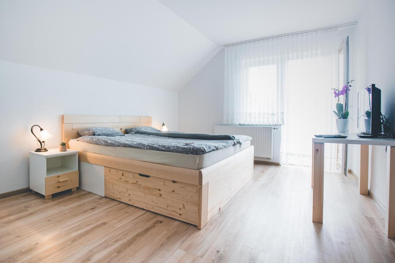 Apartma Pri Bostjanu Škofja Loka Exterior foto
