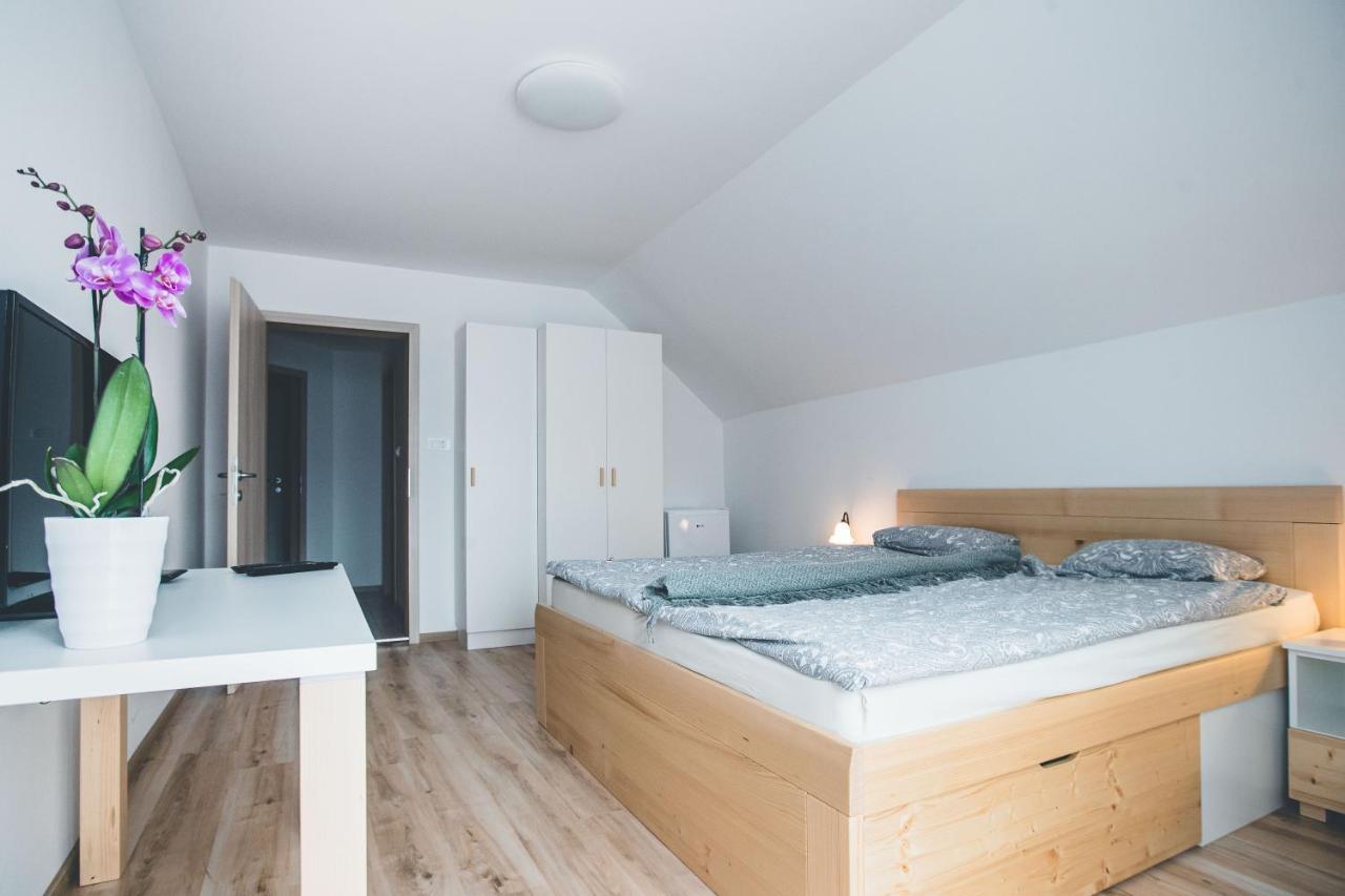 Apartma Pri Bostjanu Škofja Loka Exterior foto